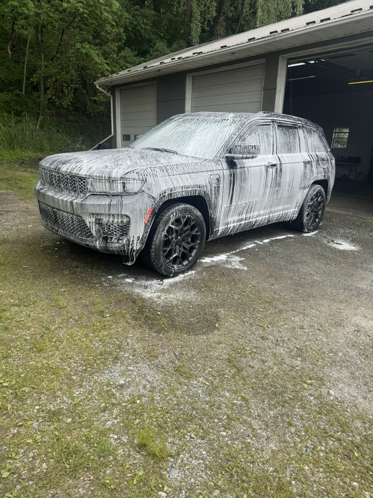 Jeep Grand Cherokee foam wash